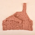 کراپ تاپ زنانه قلاب‌ بافی آجری کد 1054