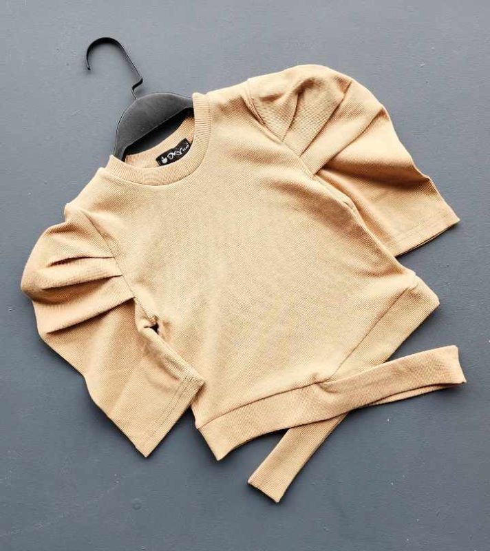 کراپ‌های دخترانه کوتاه