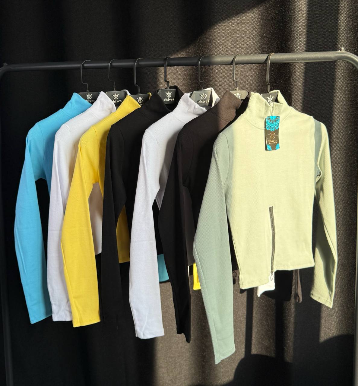 کراپ آستینبلند پایین زیپدار کراپ آستینبلند پایین زیپدار